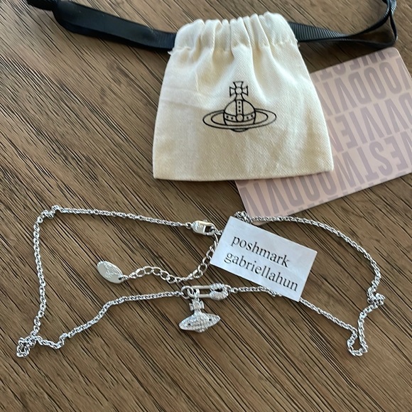 Vivienne Westwood Jewelry Vivienne Westwood Safety Pin Necklace